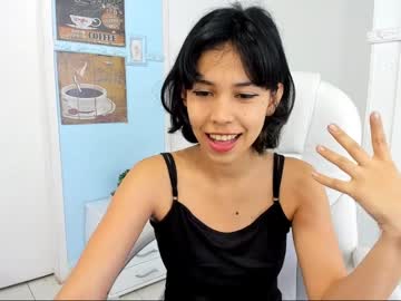 العروسة العذراء متوترة قبل الزواج و تخاف من ليلة الدخلة